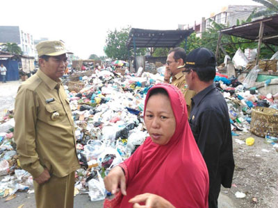 Tak Jadi  Diserahkan ke Swasta, Pengelolaan Sampah di Zona III Masih Dipegang Pemko